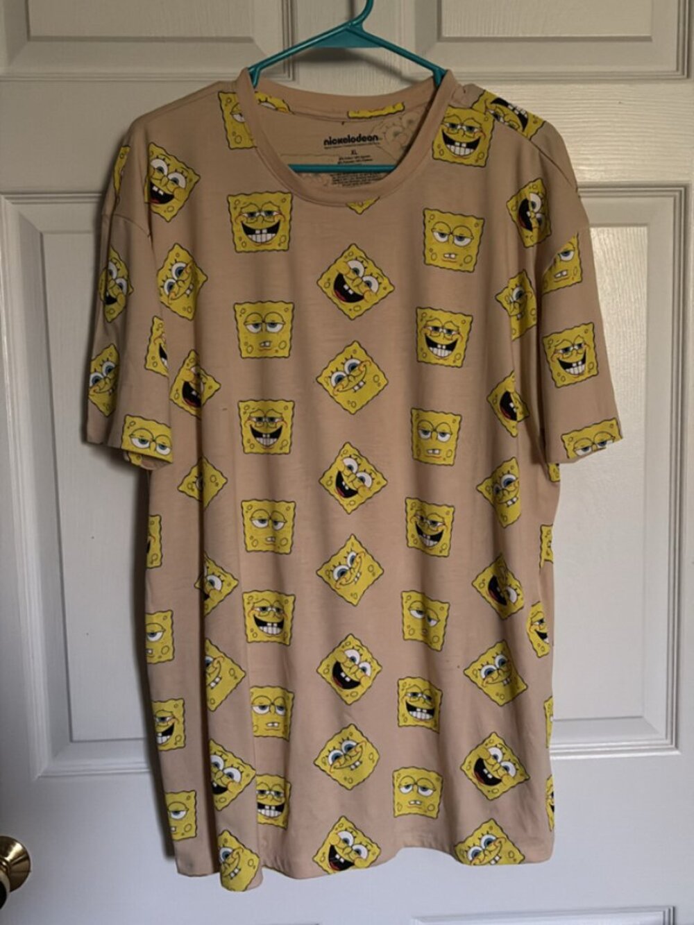 **Nickelodeon SpongeBob SquarePants All-Over Print T-Shirt – Size XL**